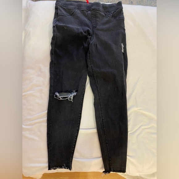 Spanx distressed black jean - Picture 4 of 7